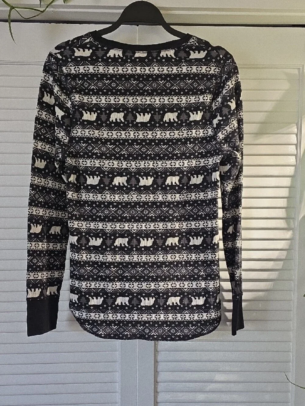 Old Navy Black and White Polar Bear Fair Isle Crewneck Sweater